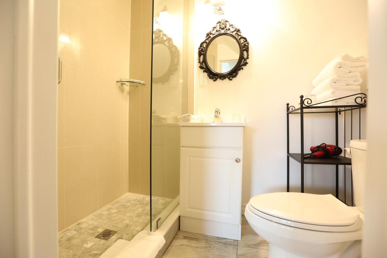 Phoebe Wang Toronto Ngoại thất bức ảnh